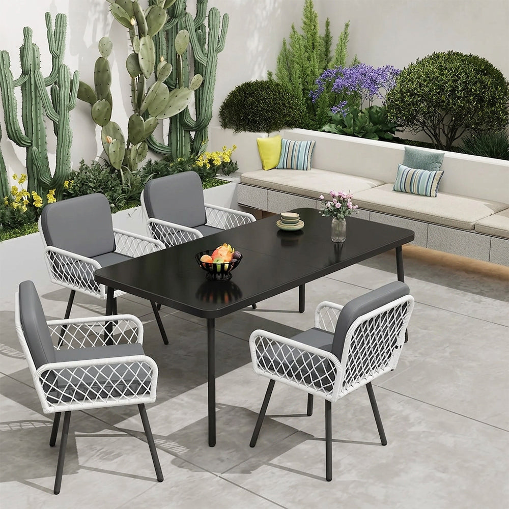 Garvee Juego de 4 Sillas de Comedor para Patio, Ratán Tejido a Mano y Metal Negro, Cojines Impermeables, Diseño Ergonómico para Jardín y Balcón
