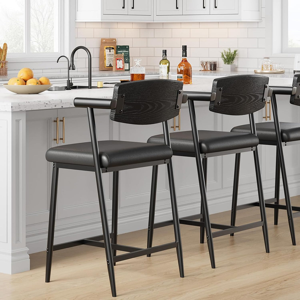 Garvee Taburetes de Bar Modernos 66 cm con Brazos y Respaldo, Asiento Acolchado Ancho, Estructura Metálica Negra para Isla de Cocina