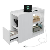 Garvee Nachttisch con Estacin de Carga, 2 Steckdosen y USB, Estante Ajustable, Ruedas con Freno, Madera de Roble, Compacto para Dormitorios y Apartamentos - Blanco Claro