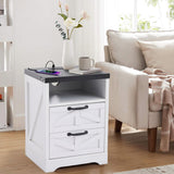 Garvee Farmhouse Nightstand Blanca Con Estación De Carga, 2 Cajones, Madera Maciza, Dormitorio, Diseño Rústico, Base Elevada