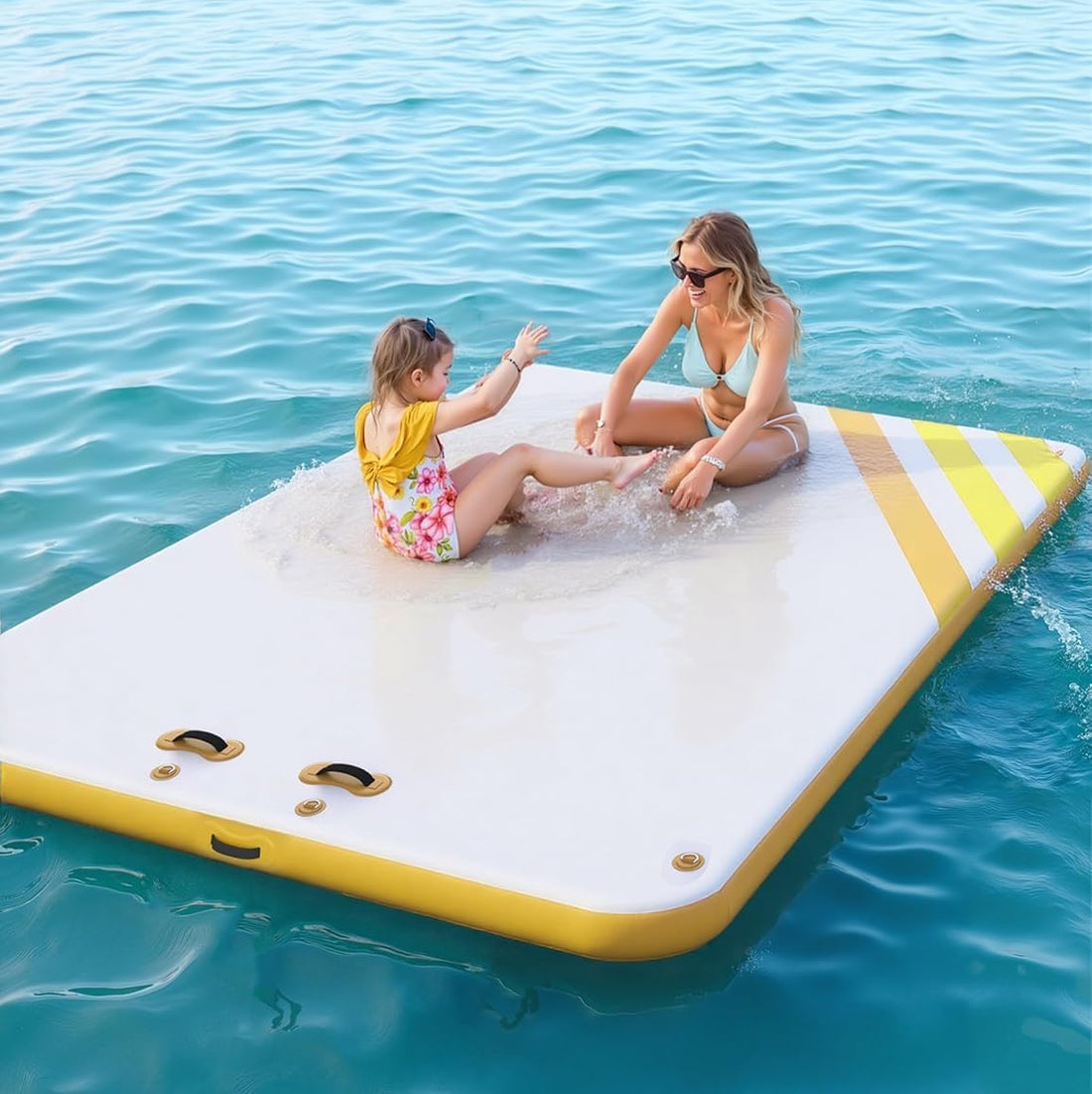 Garvee Plataforma Inflable Flotante de 305x305 cm, Muelle Acuático con Escalera para Piscina y Lago, Blanco y Amarillo