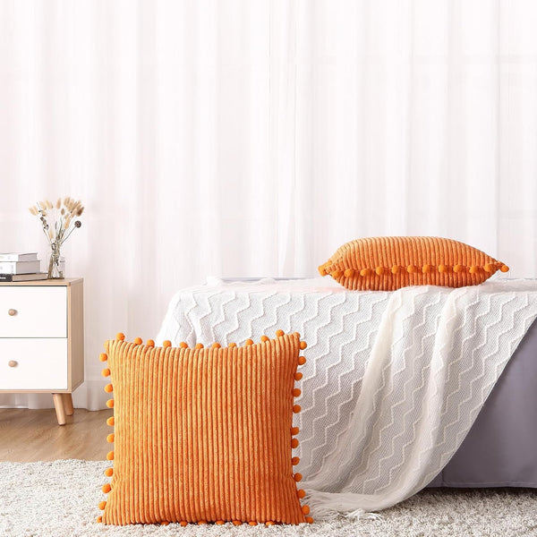 Garvee Set de 2 Fundas de Cojín Naranja 50x50 cm: Chenilla Suave 250GSM, Estilo Boho con Pompones para Sofá, Salón y Dormitorio