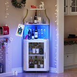 Garvee Gabinete Esquinero para Bar de 155 cm con Estantes Ajustables, Diseño Industrial, Marco Metálico, Puerta de Malla, Soporte para Copas para Cocina y Sala, Negro - Dorado