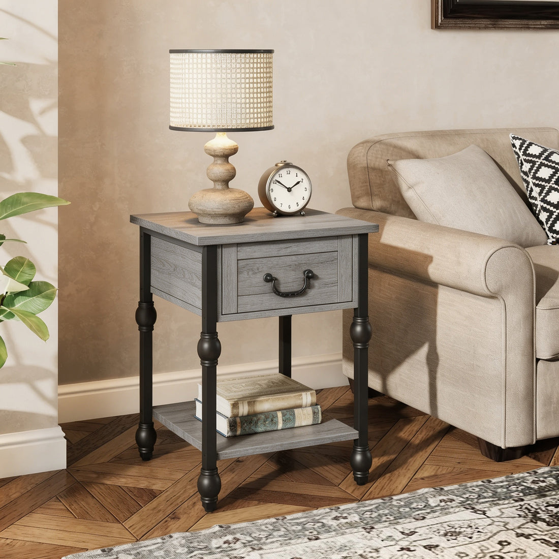 Garvee Mesa Auxiliar Cuadrada de Madera con 1 Cajón y Estante Abierto 40x40 cm Mesita de Noche con Patas Decorativas Estilo Vintage para Salón y Dormitorio Gris