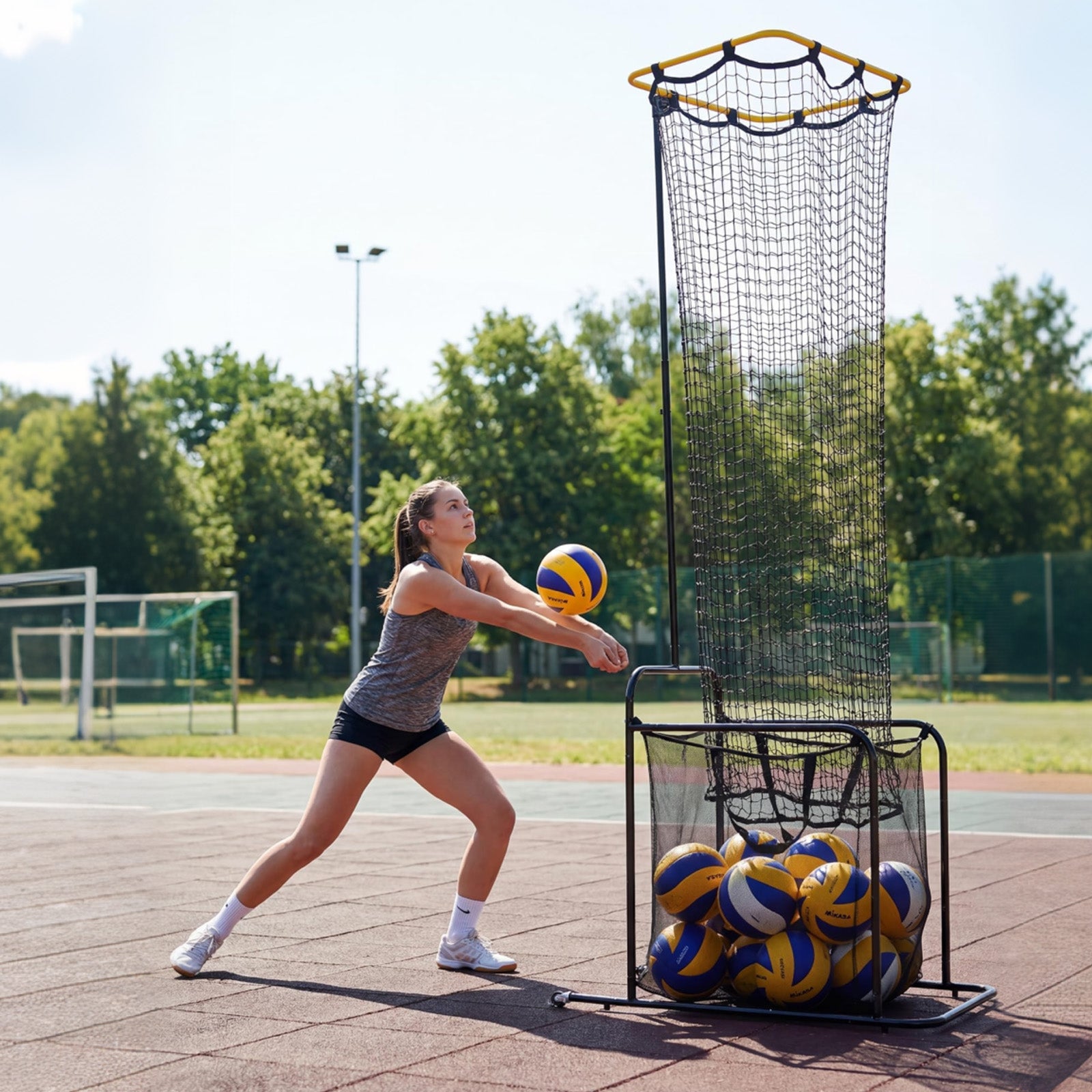 Garvee Red De Entrenamiento Para Colocador De Vóleibol Ajustable 5 Alturas Y Ángulos Marco De Hierro Resistente Portátil Con Ruedas Y Freno Para Interior Y Exterior