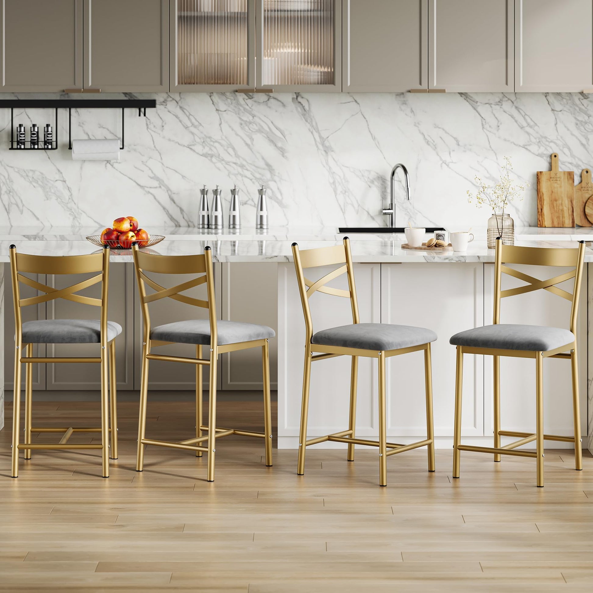 Garvee Conjunto de 4 Taburetes de Bar Tapizados, Altura de Mostrador, Respaldo Ergonómico, Reposapiés, Espuma Densa, Estructura Metálica Dorada Para Cocina o Isla