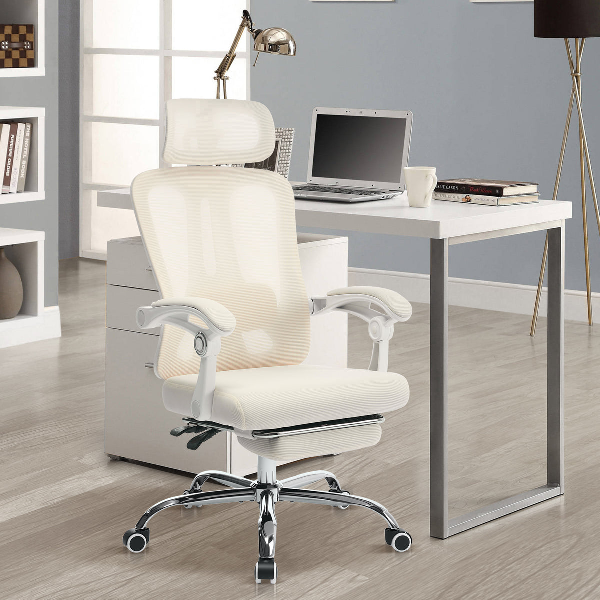 Garvee Silla de Oficina Ergonómica de Malla Transpirable  con Reposapiés Extensible y Soporte Lumbar  Reposabrazos 3D  Reclinable 90°-140°  Beige y Blanco