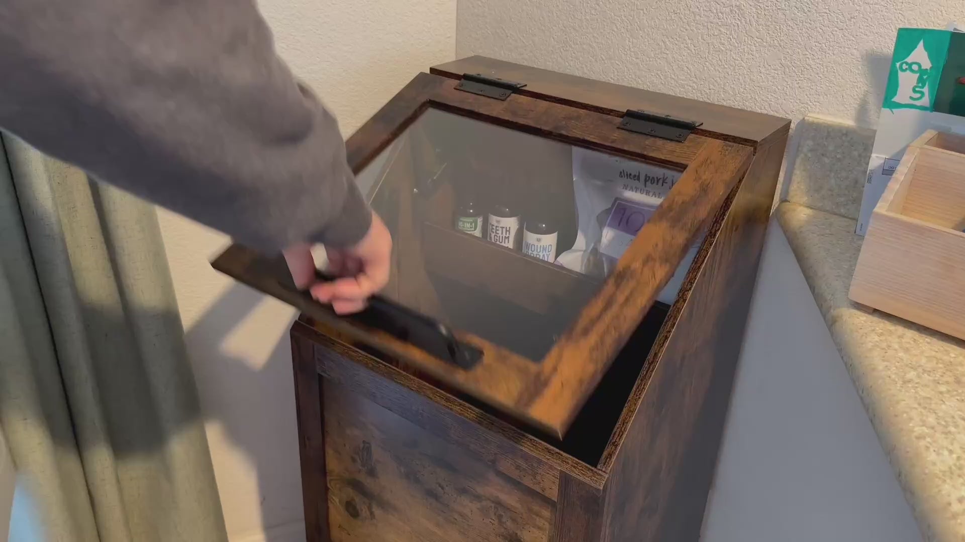 Garvee Estación de Alimentación para Perros de MDF, PB y Acero, 2 Cuencos Elevados, Almacenamiento con Tapa Abatible,  Vintage, para Sala y Balcón