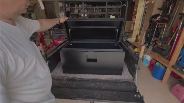 Garvee Caja de Herramientas de Hierro Modelo 2025A, Tapa de Ranura Organizador Resistente al Desgaste, 38.1×38.1×60.96cm para Camión de Trabajo, Negro