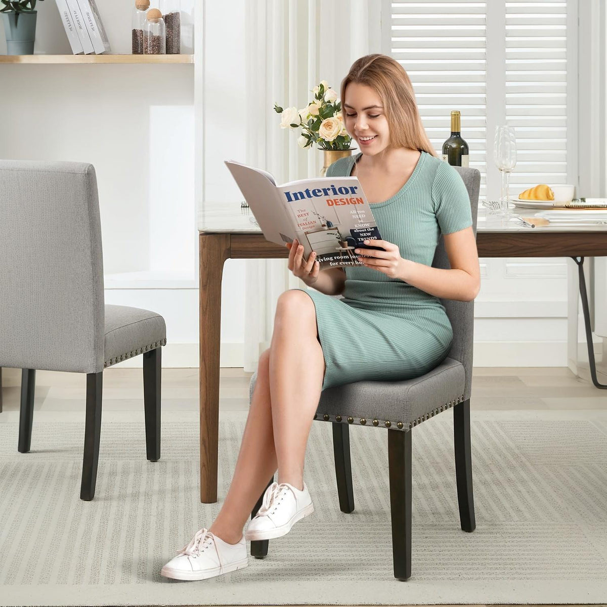 Garvee Juego de 4 Sillas de Comedor Parsons Tapizadas en Lino Gris con Tachuelas, Asiento Acolchado y Patas de Madera de Caucho, para Cocina y Restaurante