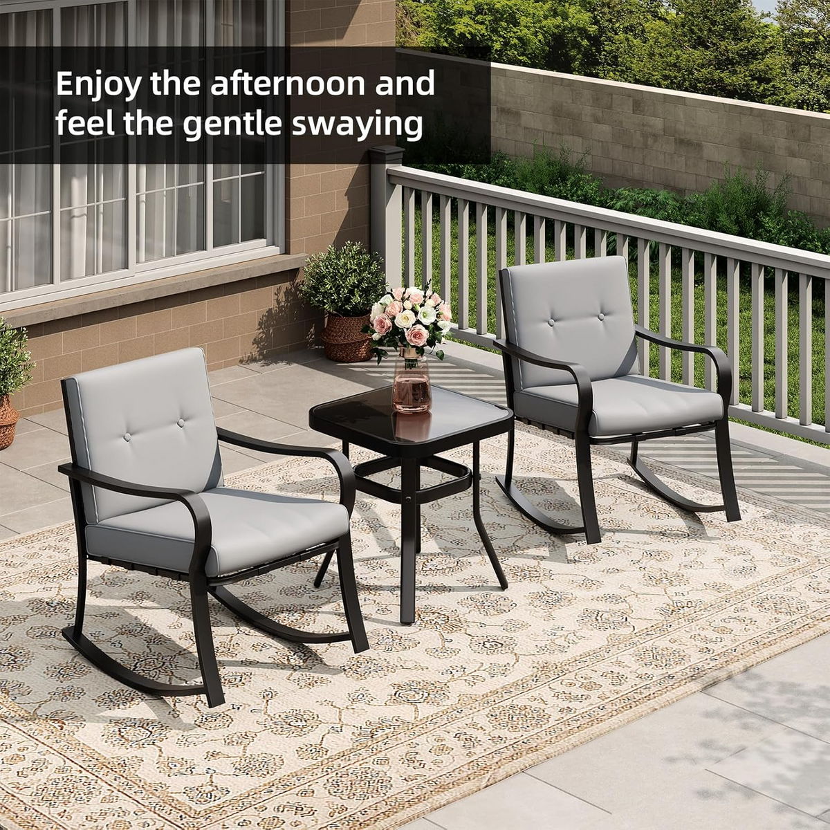 Garvee Set Bistró de Exterior 3 Piezas, 2 Sillas Mecedoras y Mesa de Cristal, Cojines Gris Cálido, Metal Resistente, para Jardín y Terraza
