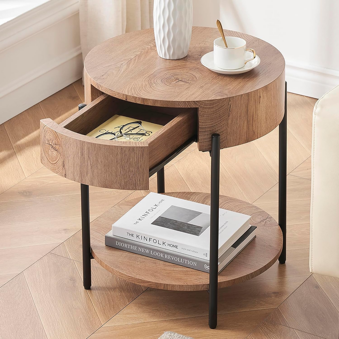 Garvee Mesa Auxiliar Redonda de 50 cm con Cajón, Mesita de Noche de Madera MDF con Diseño de Anillos de Árbol y Patas de Metal para Salón y Dormitorio,Madera Natural