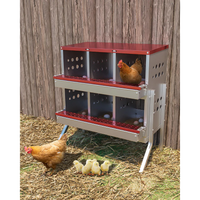 Garvee Caja de Nido para Gallinas 2 Capas 6 Compartimentos con Patas, Acero Galvanizado, Con 6 Huevos Falsos, Recogida Automática Ventilación, Fácil Limpieza, Rojo Verde
