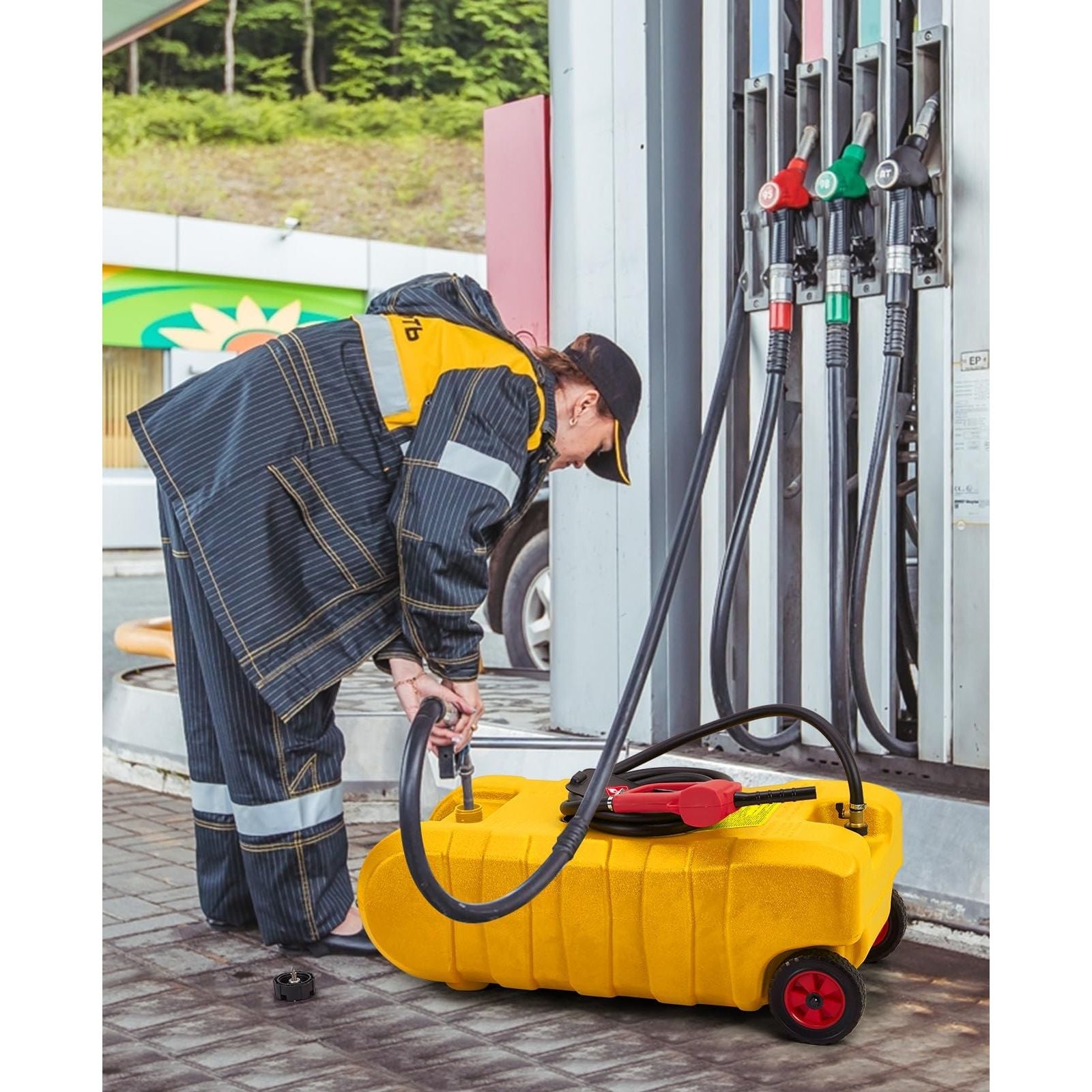 Garvee Tanque de Gasolina Portátil 56.78L HDPE Resistente UV Doble Válvula Antifugas Bomba Manguera 3.05m Ruedas Autos, Barcos Color Amarillo